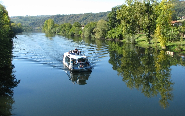 BATEAU L'OLT : PROMENADE ET RESTAURATION (groupes)