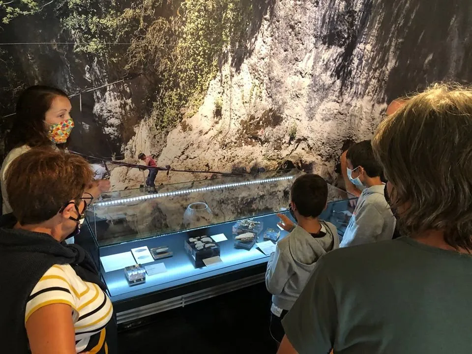 Visite flash de l'exposition "Roquemissou - Plongée dans la Préhistoire du Causse" (2020-2023)